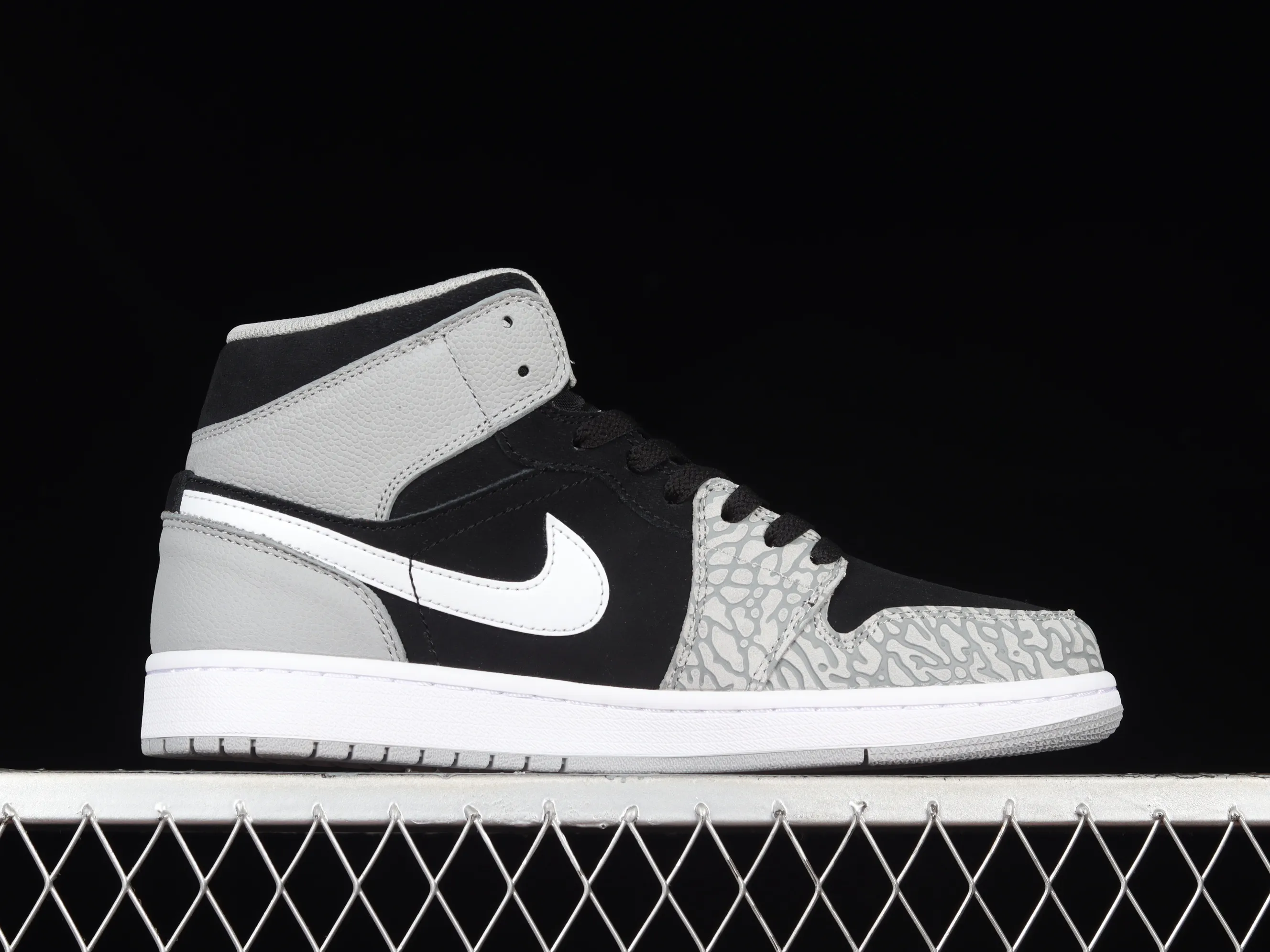 All categories Air Jordan Jordan series basketball shoes Air Jordan 1 Mid G version pure original Air Jordan 1 Mid "Elephant Toe" AJ1 Joe 1 crackle elephant Chinese basketball shoes DM1200-016